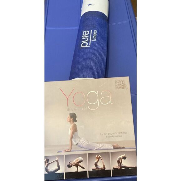 Yoga Lightweight Non-Slip Mat 24”x 68”plus Yoga Daily Exercise Book - Picture 1 of 5